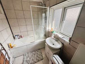 Bathroom - click for photo gallery